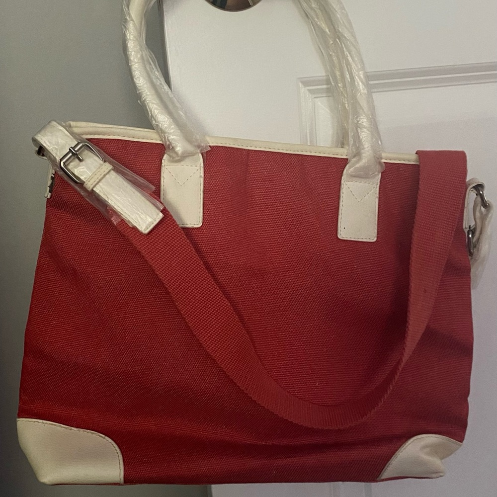 NWT Elegant Red and White Women's Mud size Tote Bag